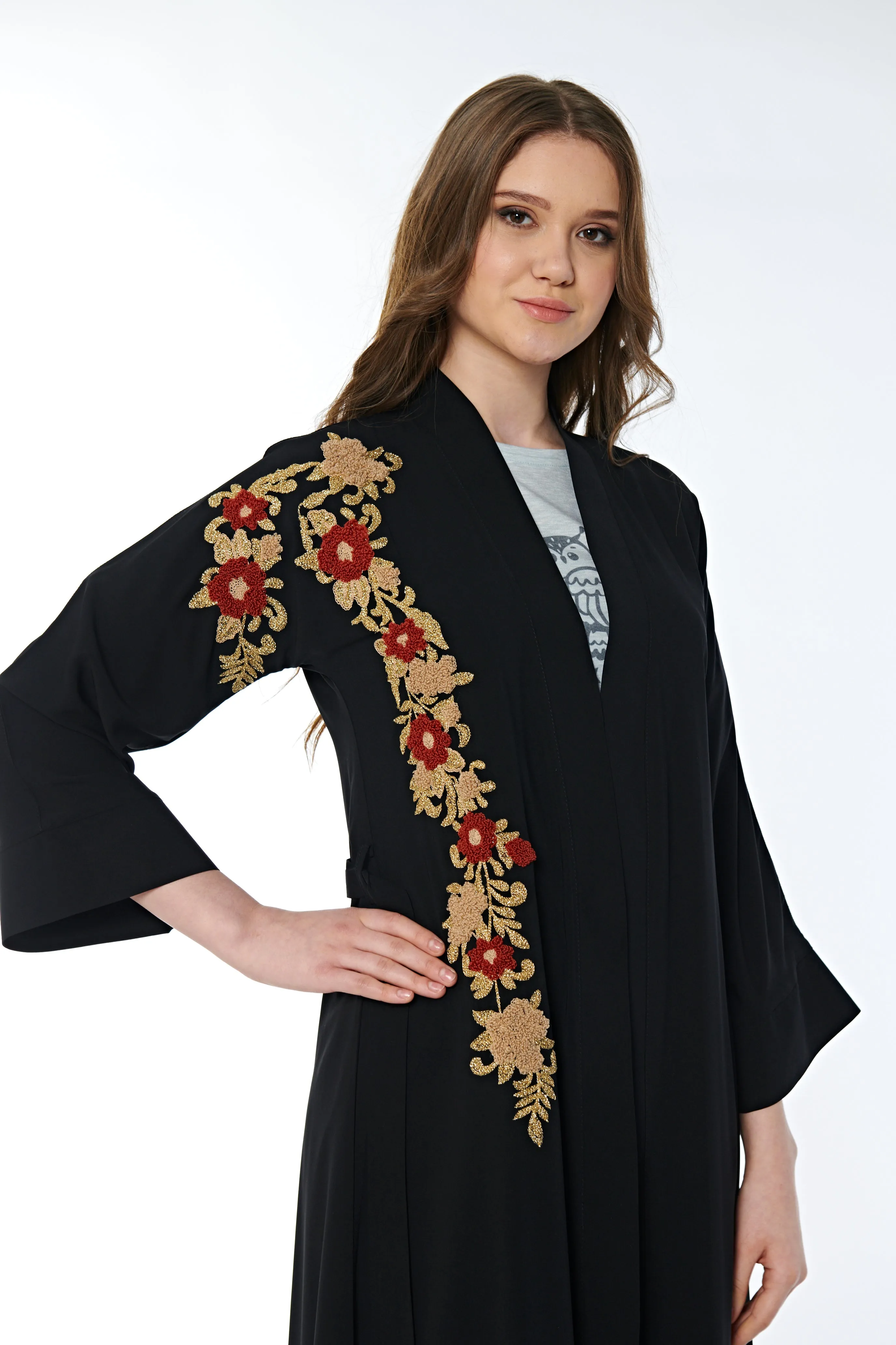 Open Abaya Embroidered on the Chest