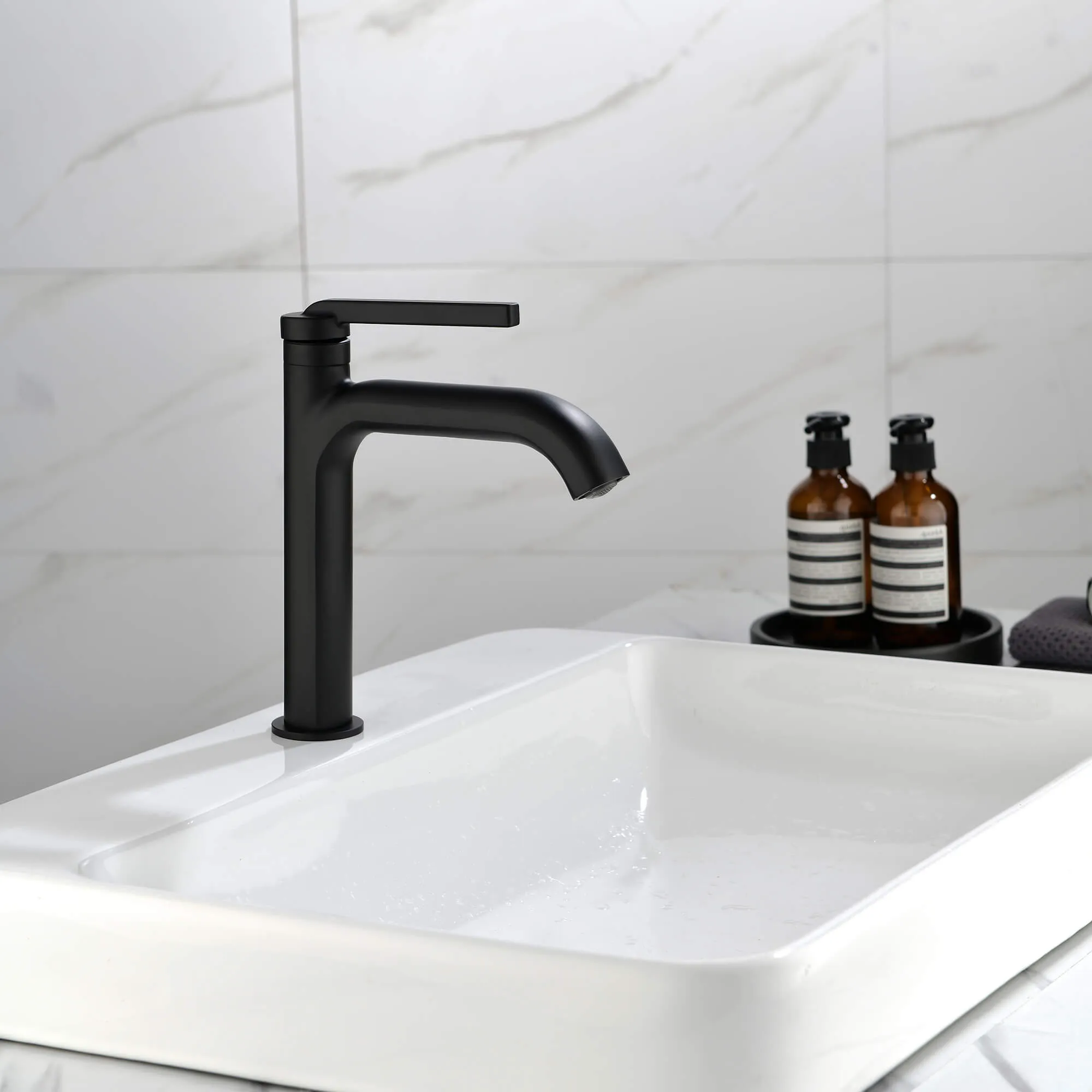 Single Handle Bathroom Sink Faucet Brass Modern 1 Hole Bathroom Basin Faucet