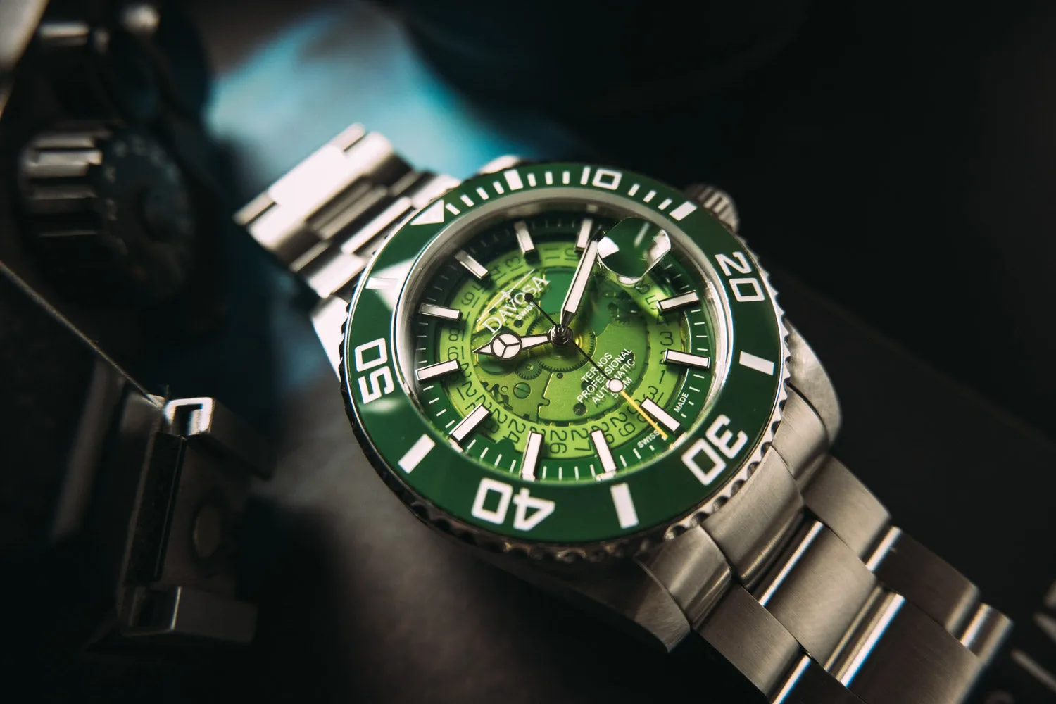 Ternos Professional Auto Nebulous 500m Green Diving Watch 16153570